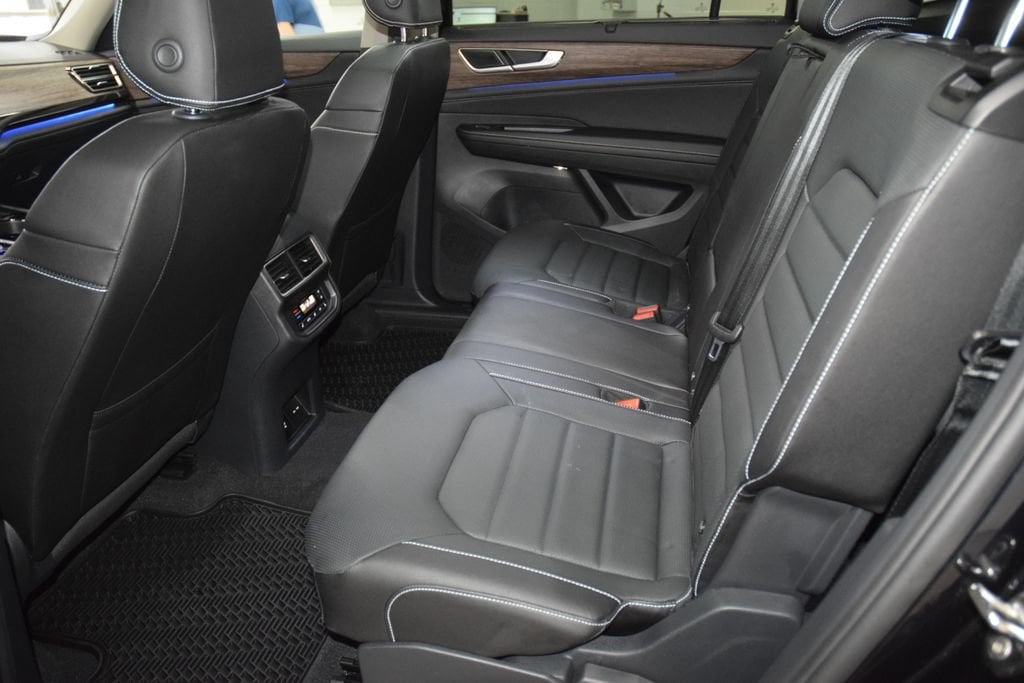2025 Volkswagen Atlas SEL - Photo 40