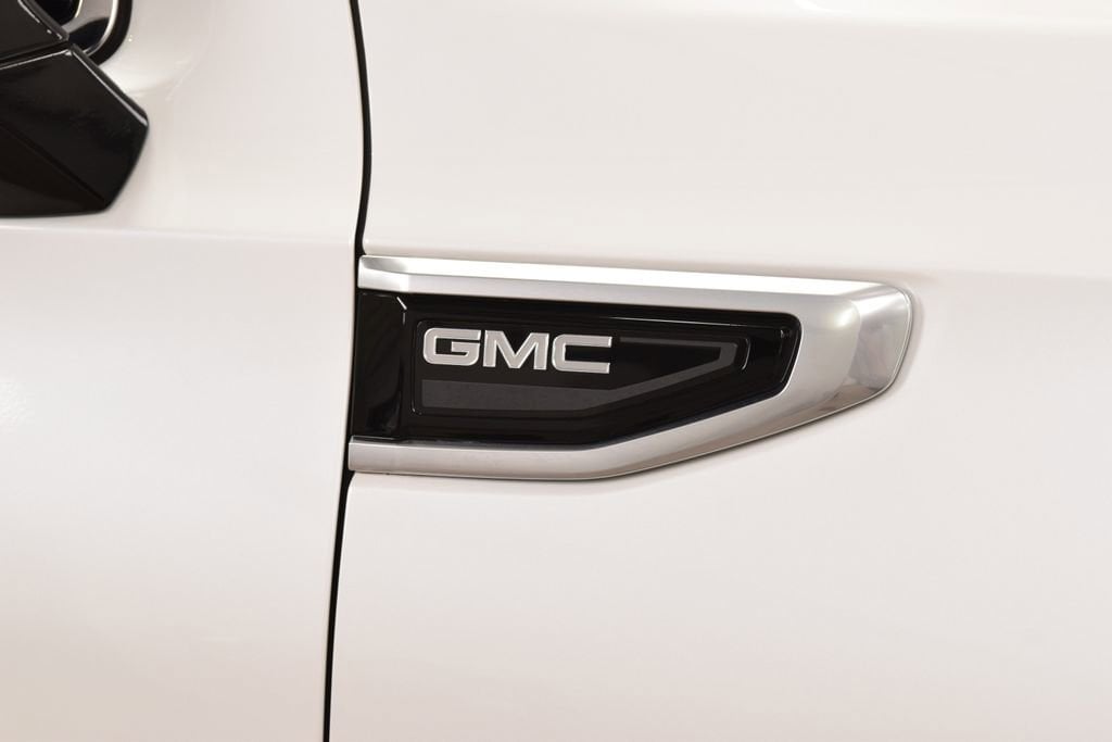 2024 GMC Yukon Denali - Photo 16