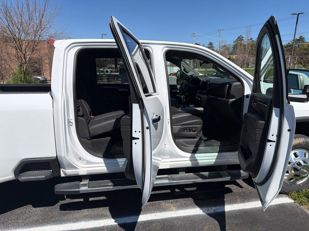 2024 Chevrolet Silverado 3500HD LTZ - Photo 11