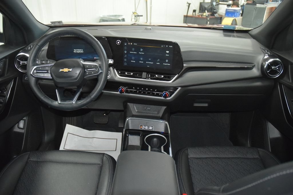 2025 Chevrolet Equinox LT - Photo 30