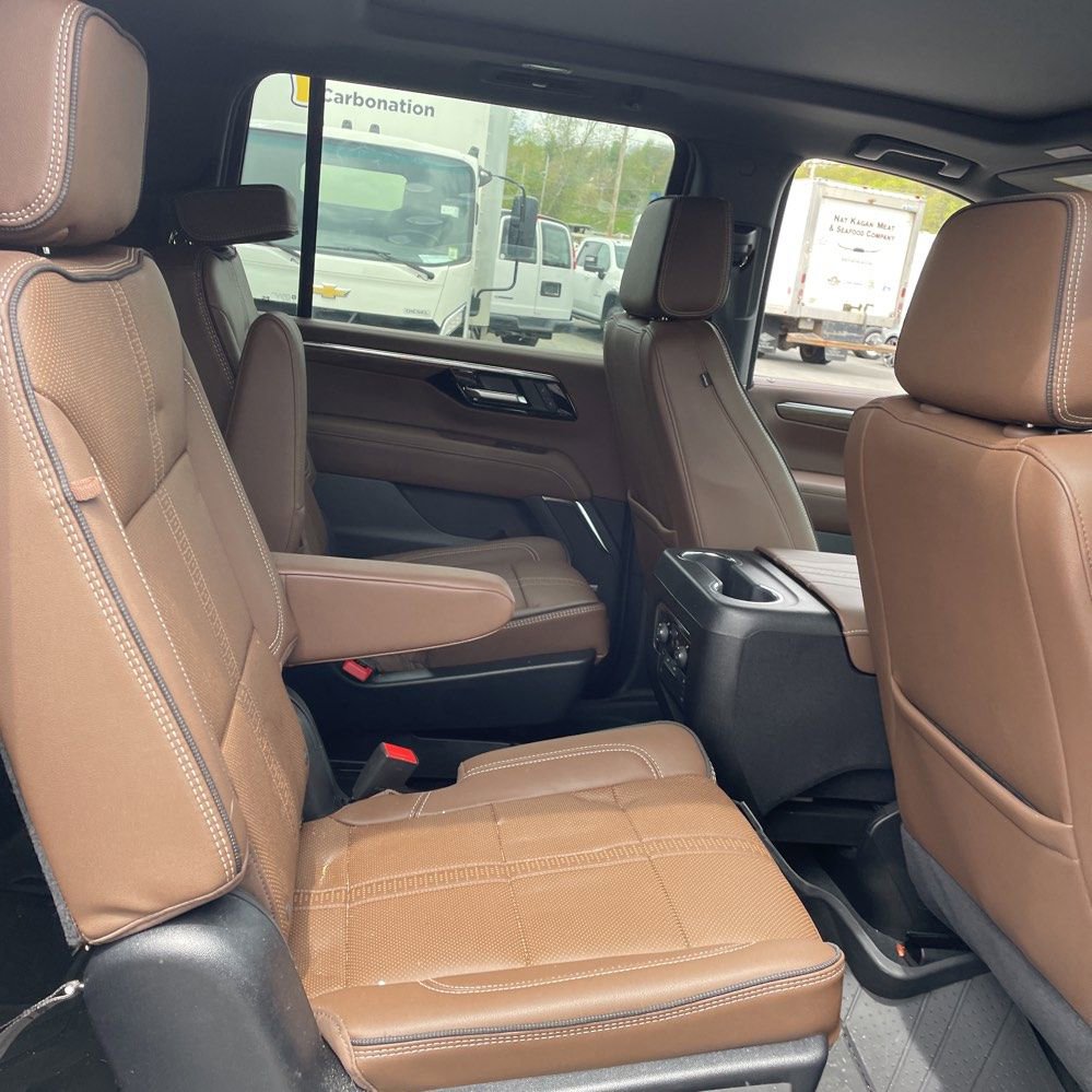 2025 Chevrolet Suburban High Country - Photo 19