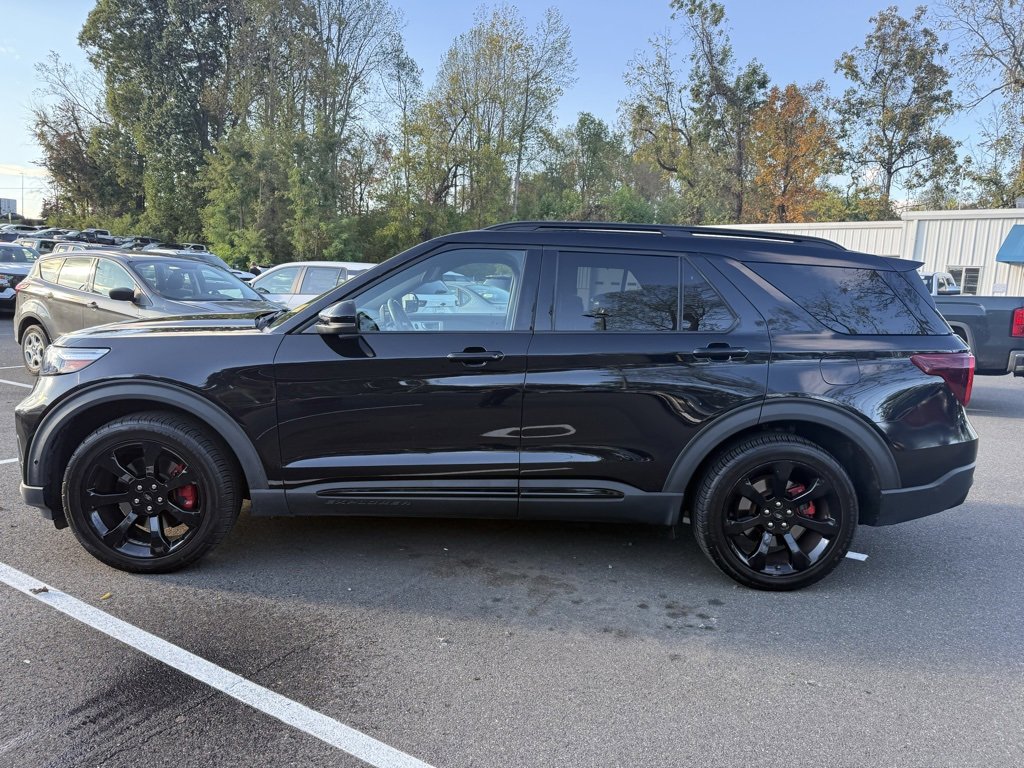 2021 Ford Explorer ST photo 2