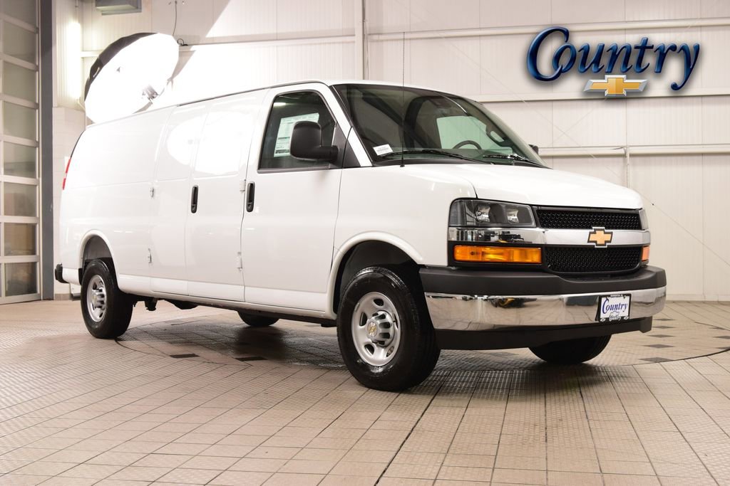 2026 Chevrolet Express 3500 Extended Work Van's photo