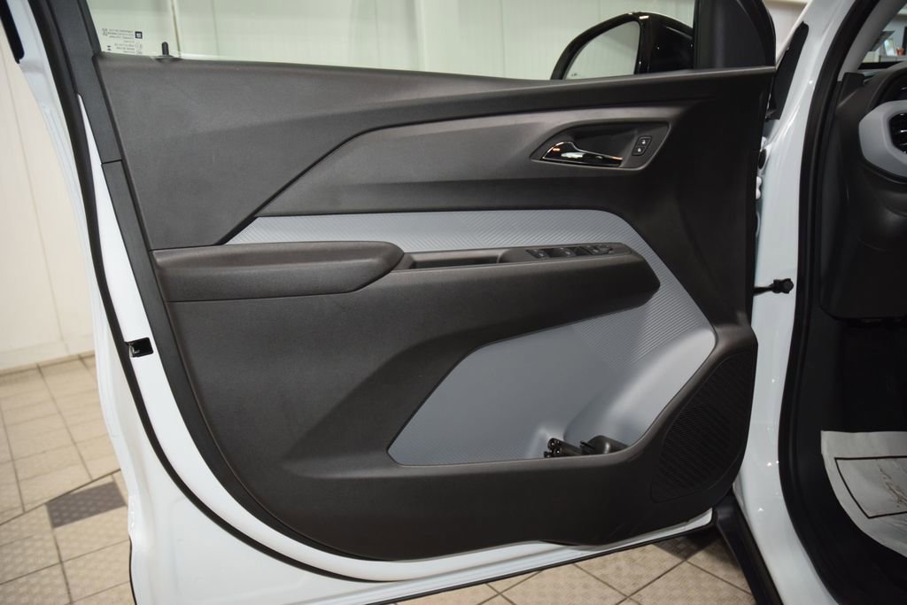 2027 Chevrolet Bolt LT - Photo 38