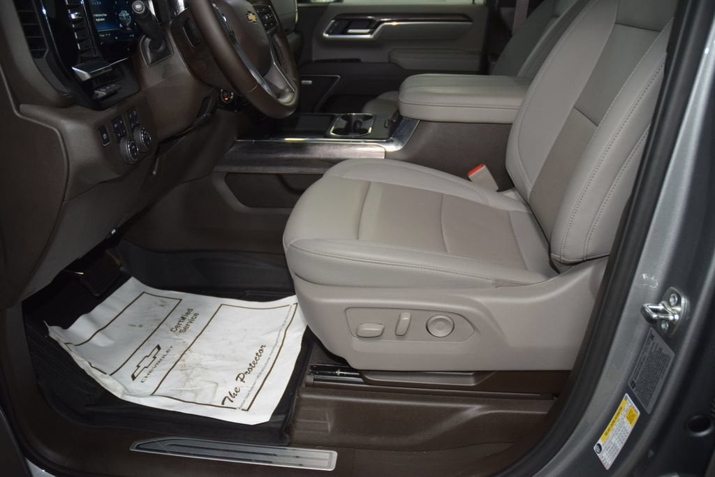 2025 Chevrolet Silverado 3500HD LTZ - Photo 45