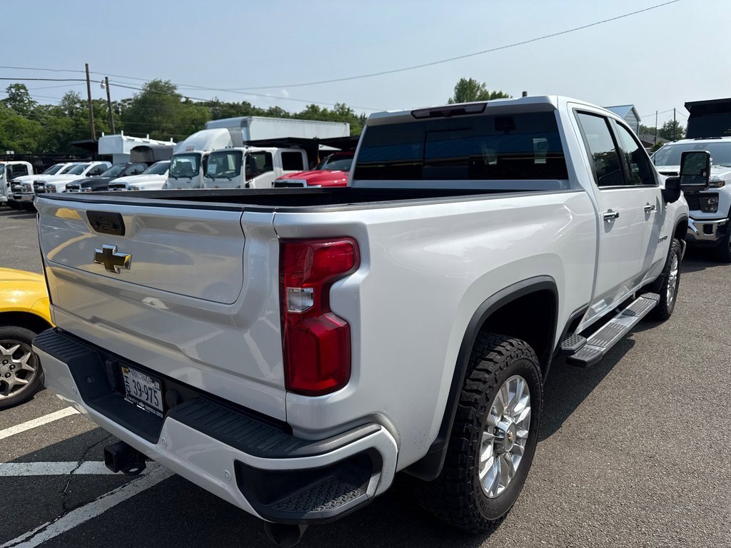 2022 Chevrolet Silverado 2500HD High Country Z71 photo 3