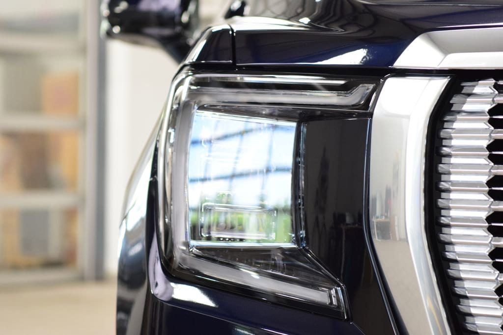 2024 GMC Yukon Denali - Photo 12
