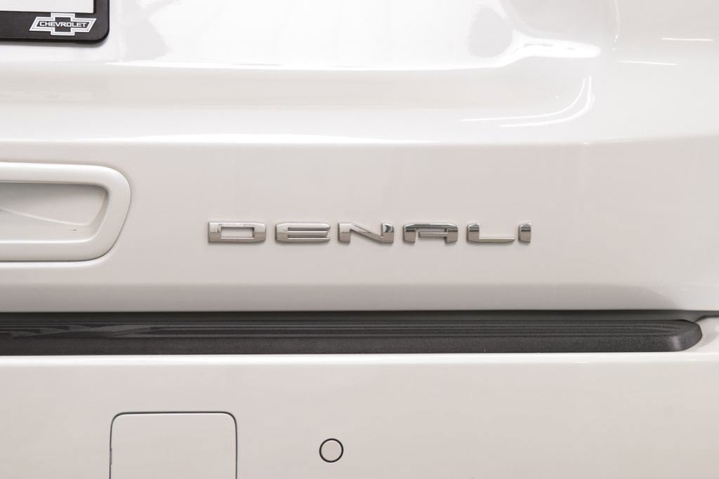 2024 GMC Yukon Denali - Photo 23