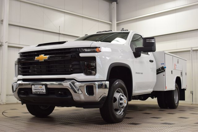 2025 Chevrolet Silverado 3500HD Work Truck photo 3