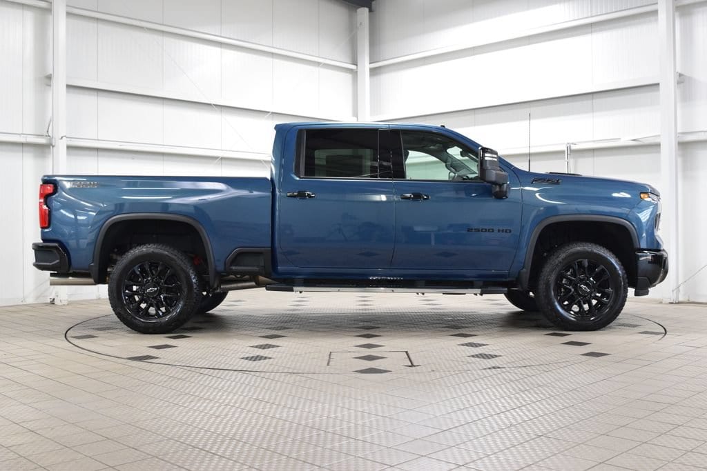 2026 Chevrolet Silverado 2500 HD LTZ - Photo 9