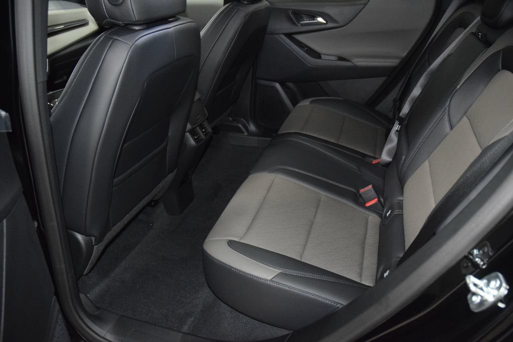 2027 Chevrolet Equinox LT - Photo 40