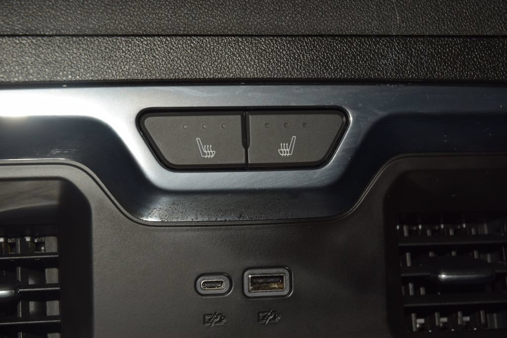 2024 Chevrolet Silverado 3500HD High Country - Photo 46