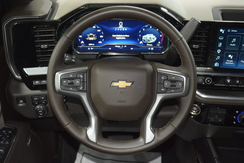 2025 Chevrolet Silverado 3500HD LTZ - Photo 41
