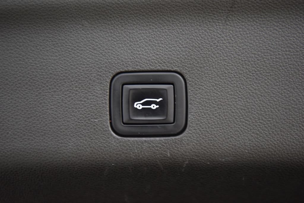2023 GMC Yukon XL AT4 - Photo 28
