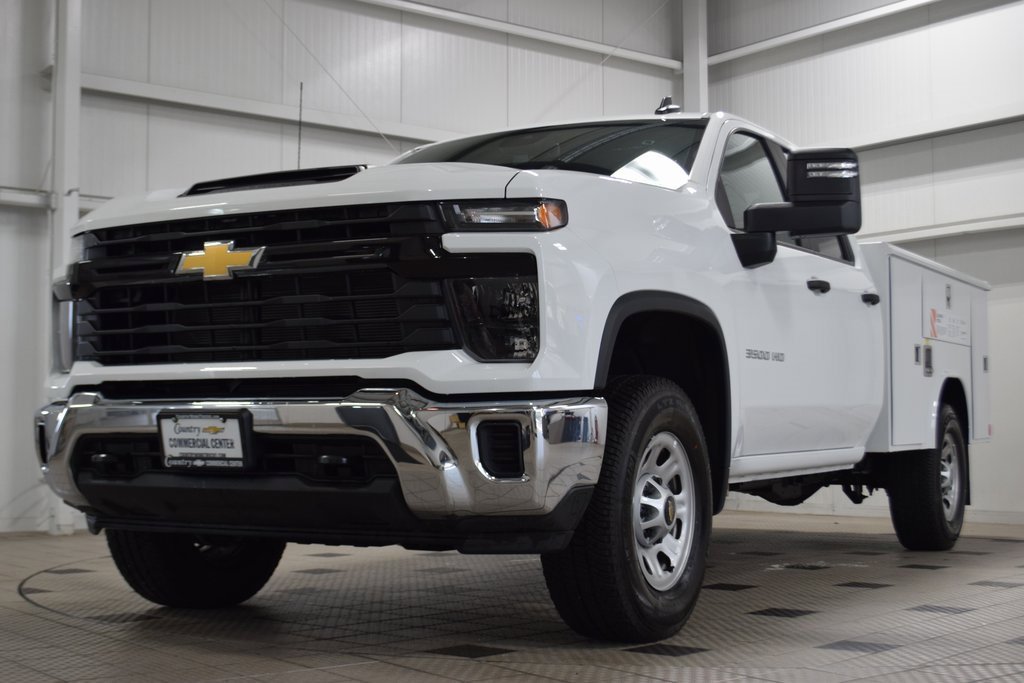 2025 Chevrolet Silverado 3500HD Work Truck photo 2