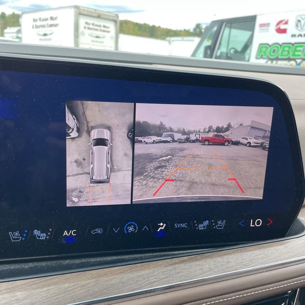 2025 Chevrolet Suburban High Country - Photo 24
