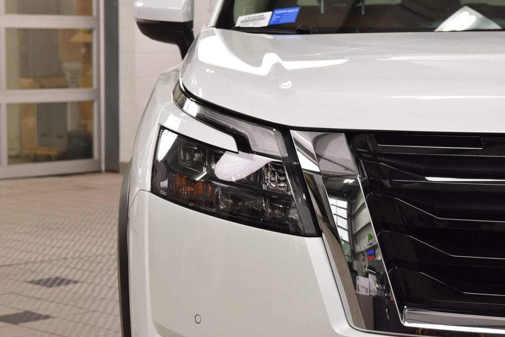 2025 Nissan Pathfinder Platinum - Photo 12