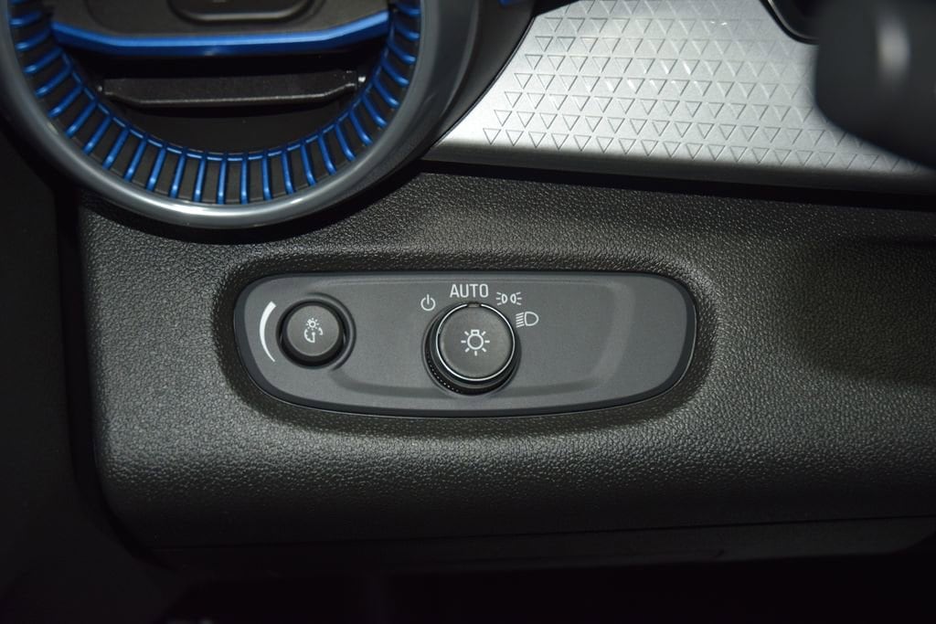 2025 Chevrolet Trax LT - Photo 33