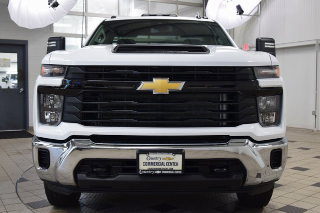 2025 Chevrolet Silverado 3500HD Work Truck photo 2