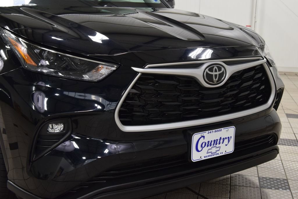 2023 Toyota Highlander LE - Photo 13