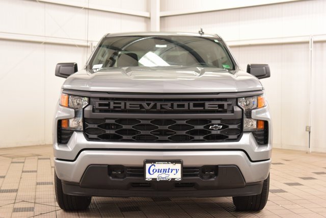 2025 Chevrolet Silverado 1500 Custom photo 2