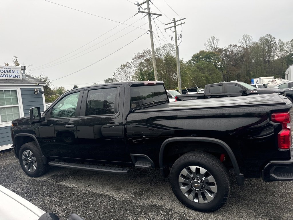 2024 Chevrolet Silverado Custom photo 3