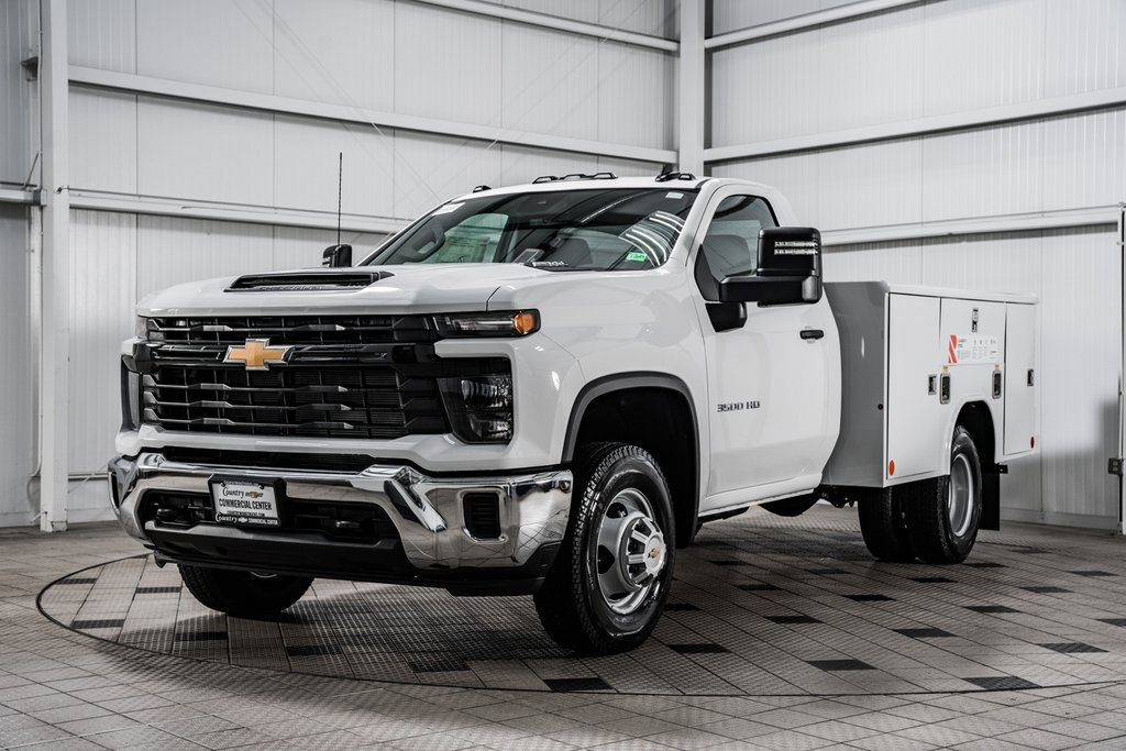 2025 Chevrolet Silverado 3500HD Work Truck photo 2