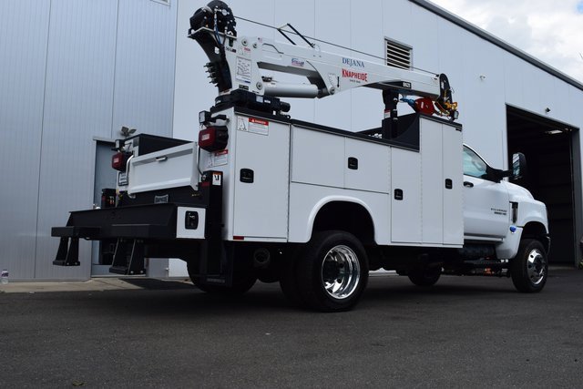2024 Chevrolet Silverado 6500HD Work Truck photo 3