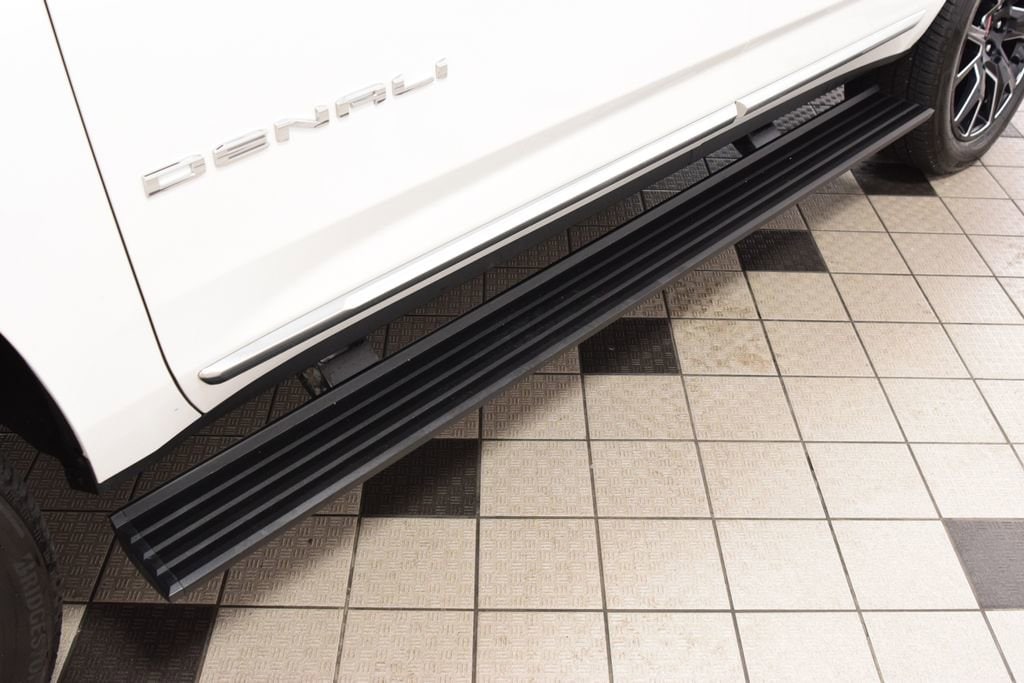 2024 GMC Yukon Denali - Photo 31