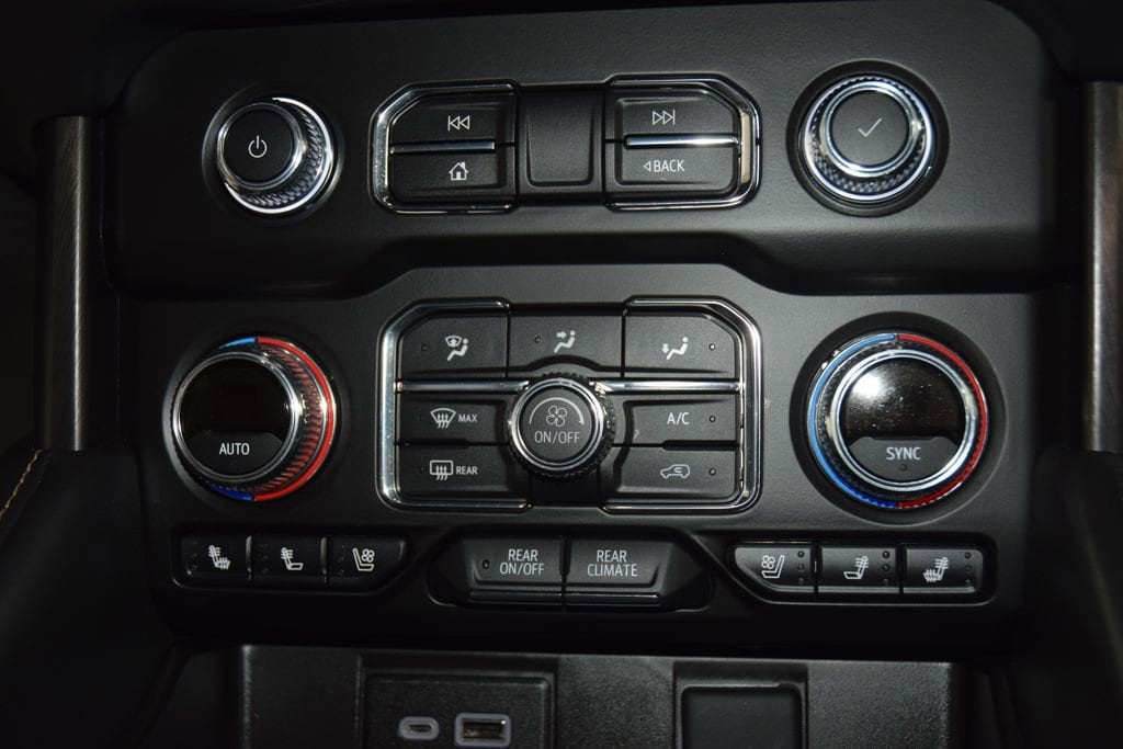 2024 GMC Yukon AT4 - Photo 35