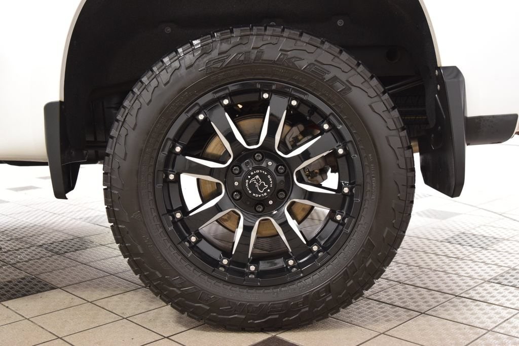 2022 Chevrolet Silverado 1500 LTZ - Photo 29