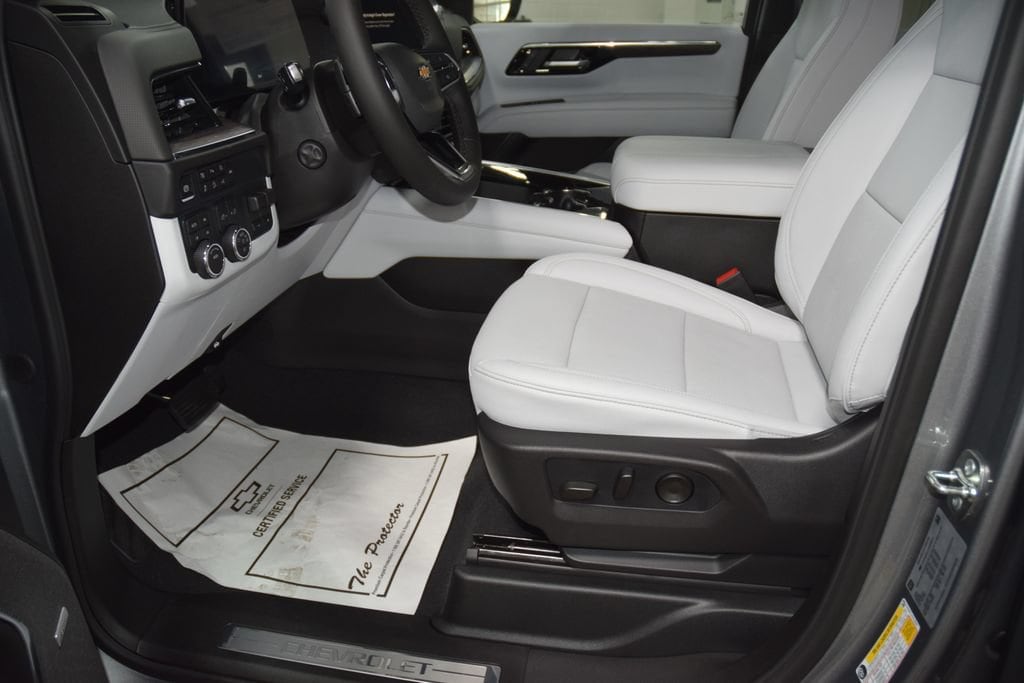2026 Chevrolet Suburban Premier - Photo 40