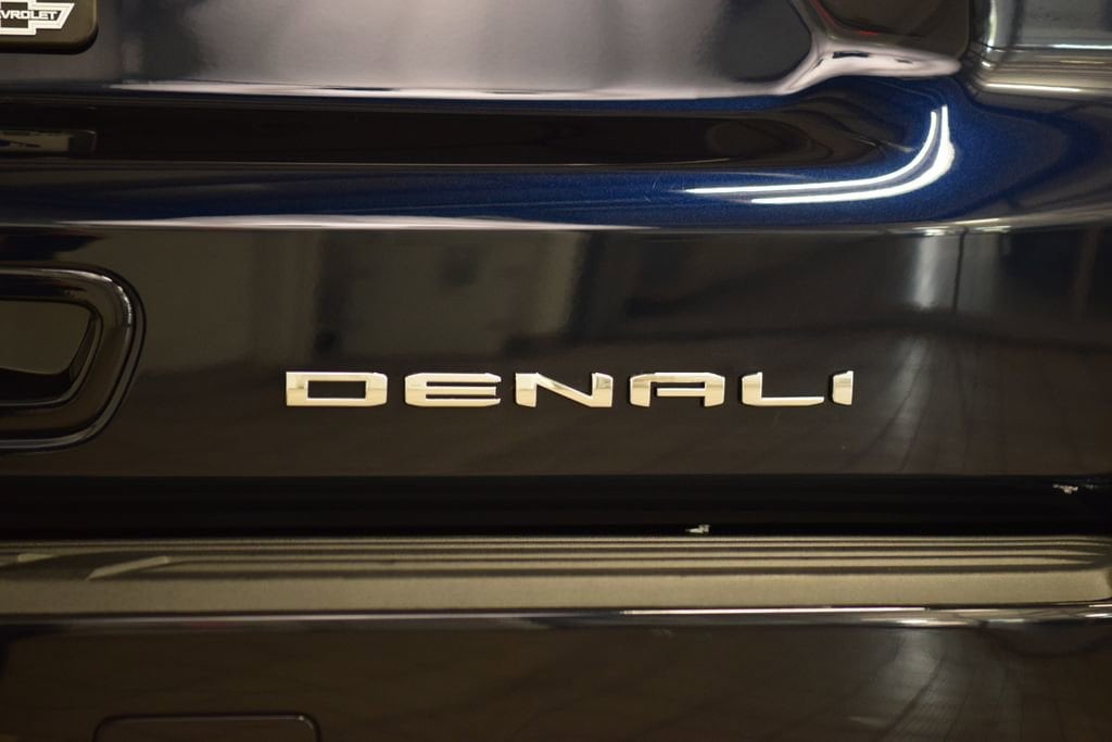 2024 GMC Yukon Denali - Photo 23