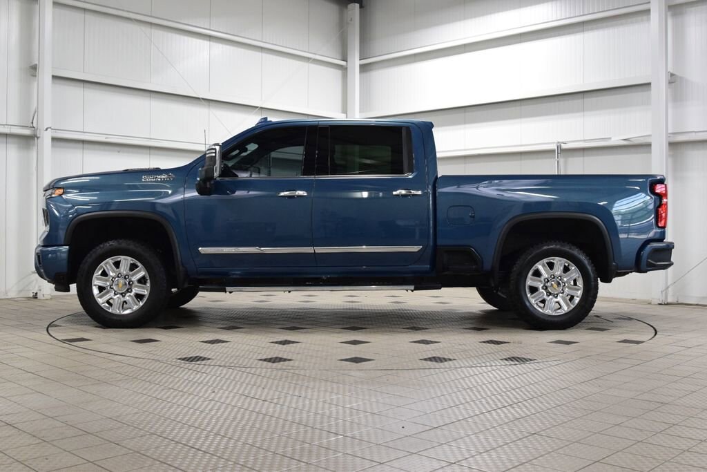 Used 2024 Chevrolet Silverado 2500 HD High Country Truck Crew Cab