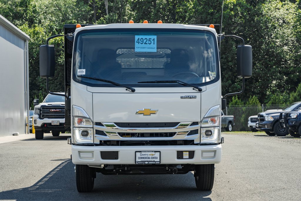 2025 Chevrolet Silverado photo 2