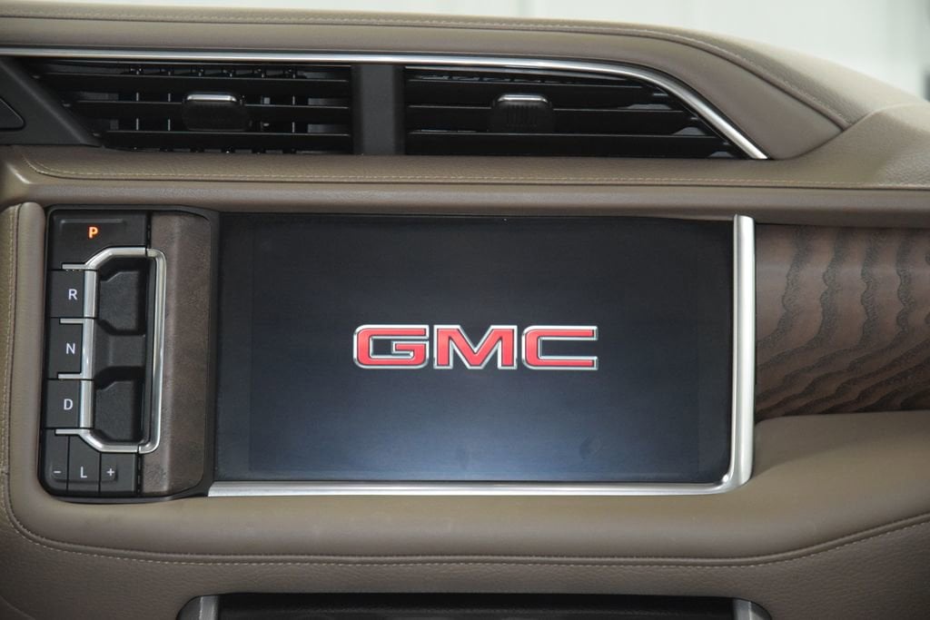 2024 GMC Yukon Denali - Photo 34