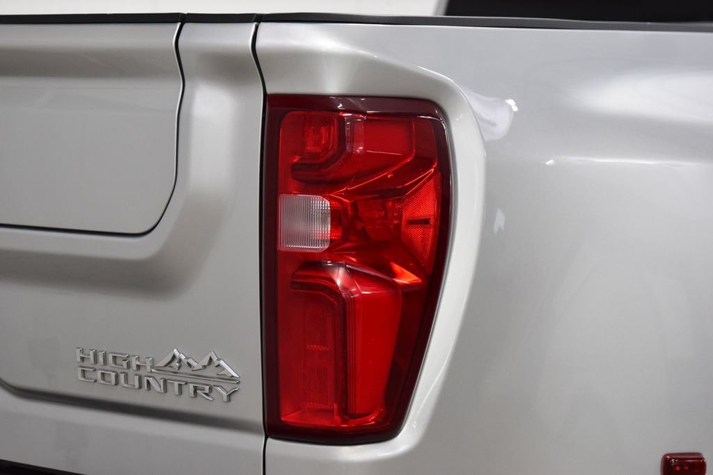 2022 Chevrolet Silverado 3500HD High Country - Photo 23