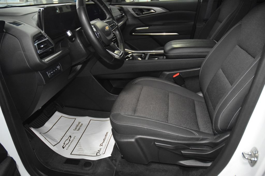 2024 Chevrolet Traverse LS - Photo 36