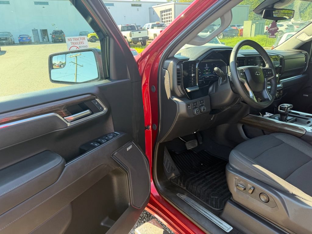 2025 Chevrolet Silverado 1500 RST - Photo 17