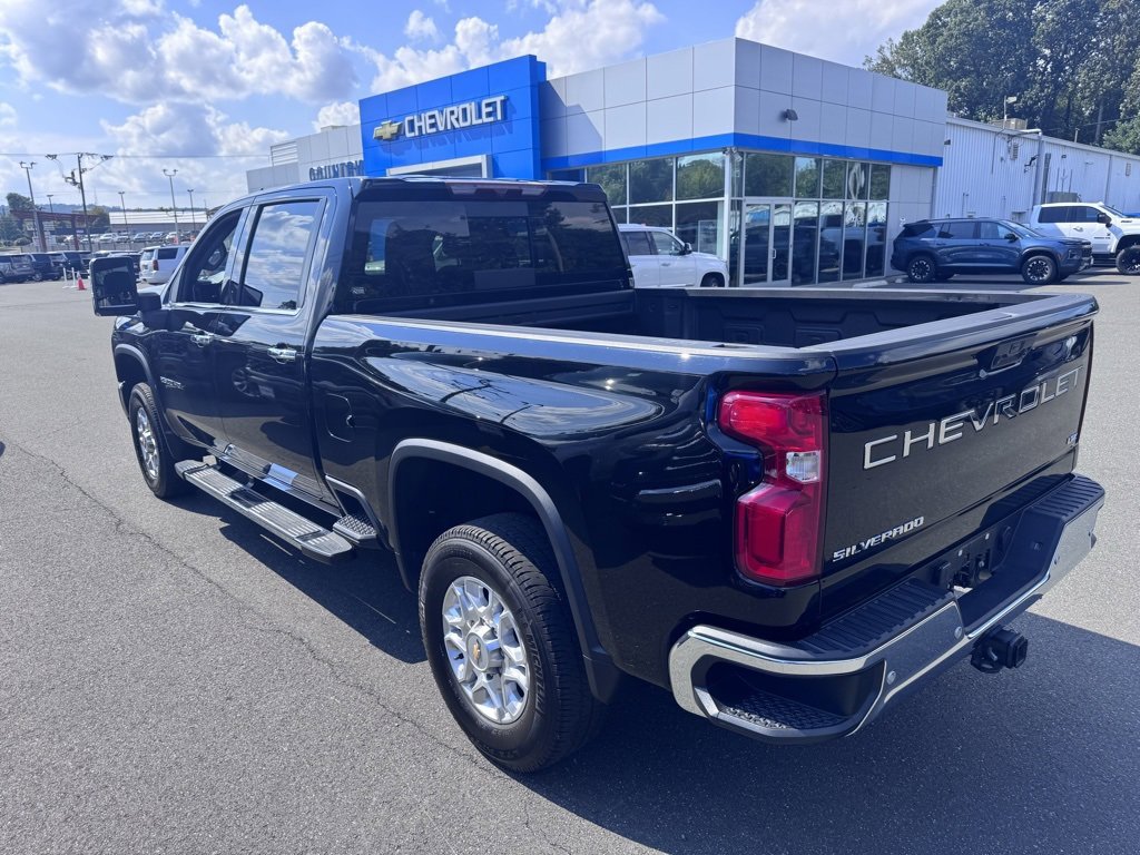2024 Chevrolet Silverado 2500HD LTZ photo 2