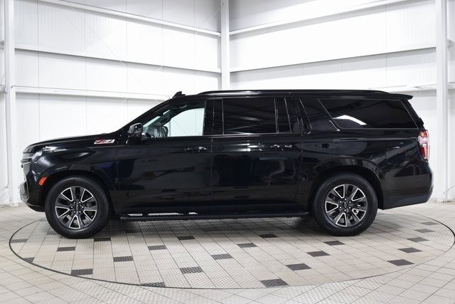 2023 Chevrolet Suburban Z71 photo 2