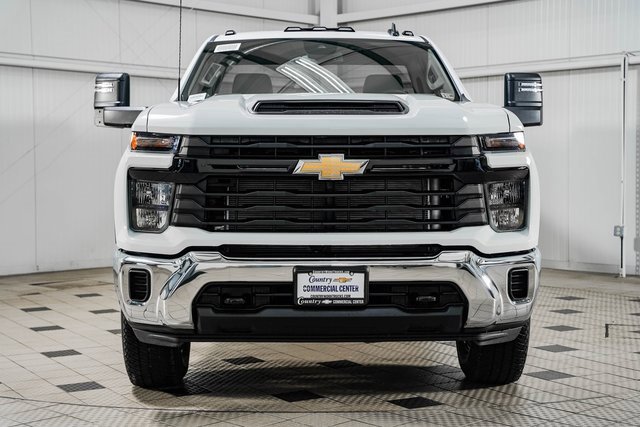 2024 Chevrolet Silverado 3500HD photo 2