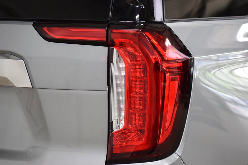 2024 GMC Yukon Denali - Photo 21