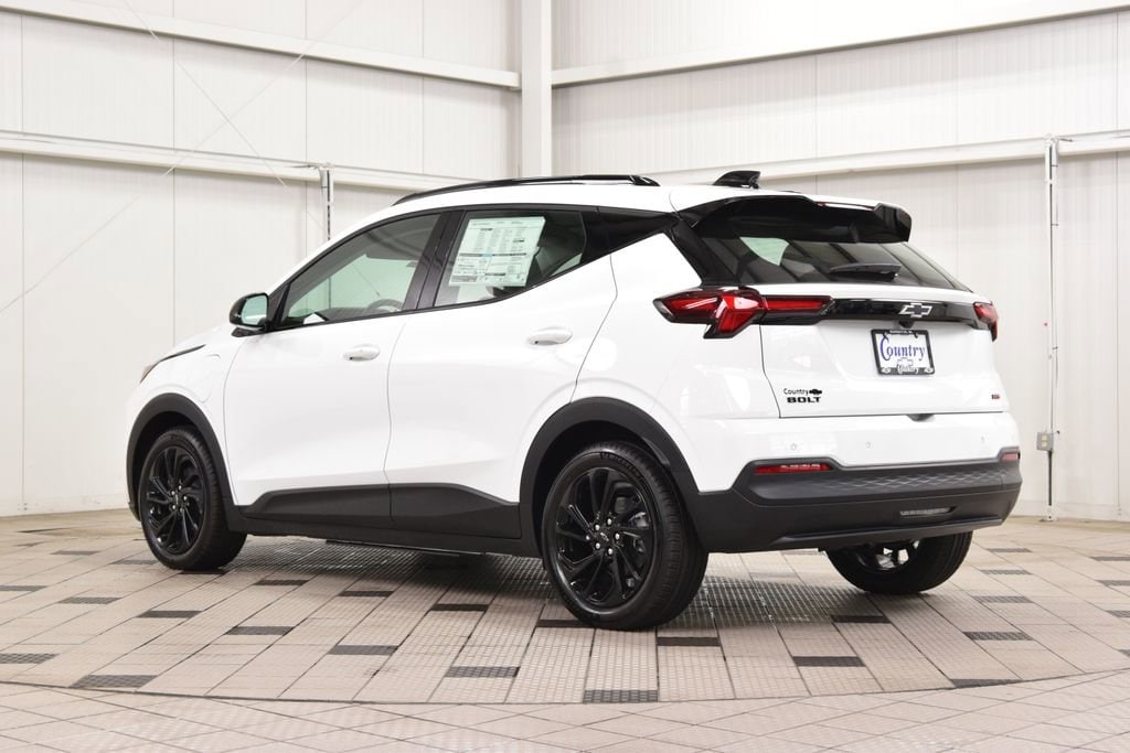 2027 Chevrolet Bolt RS - Photo 6
