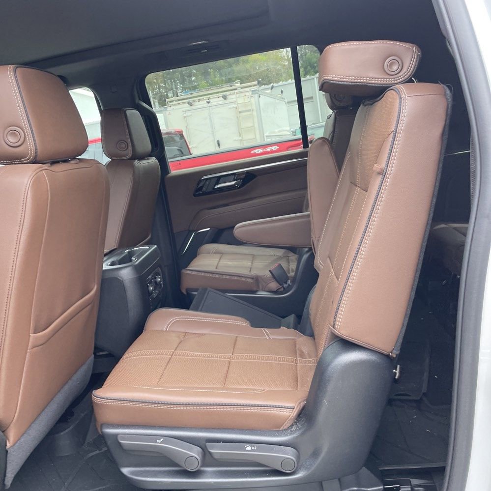 2025 Chevrolet Suburban High Country - Photo 18