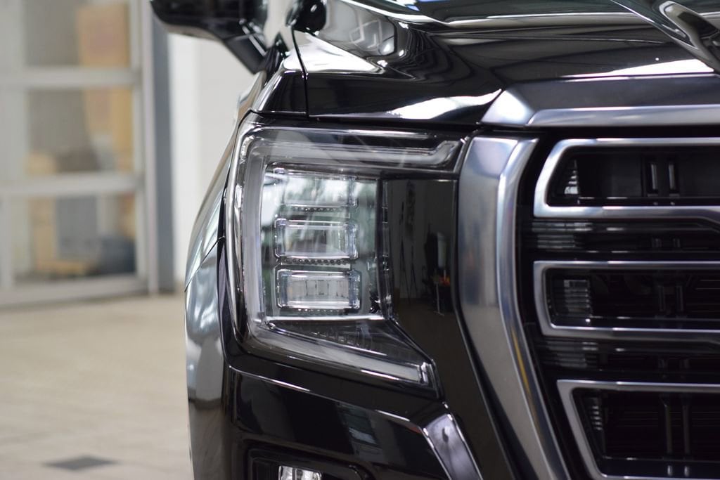 2024 GMC Yukon AT4 - Photo 12