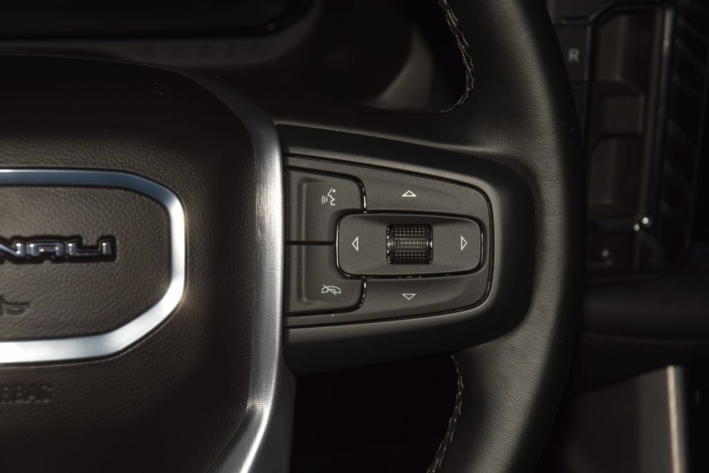 2024 GMC Yukon Denali - Photo 40