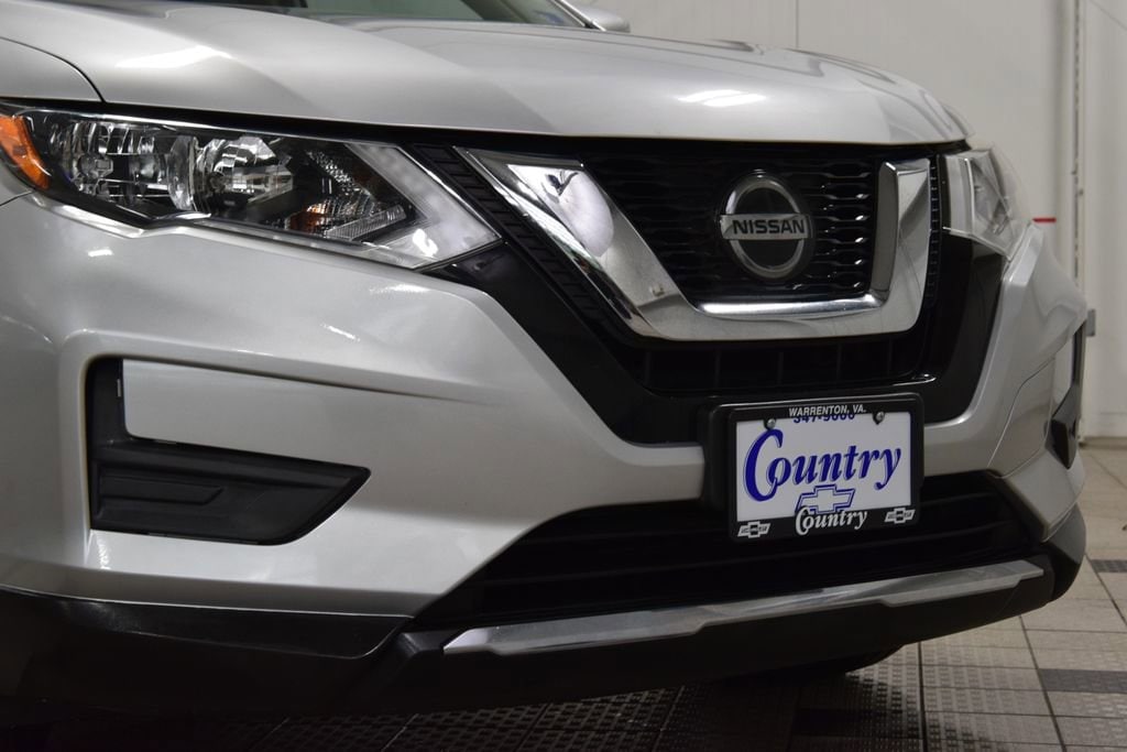 2018 Nissan Rogue SV - Photo 13