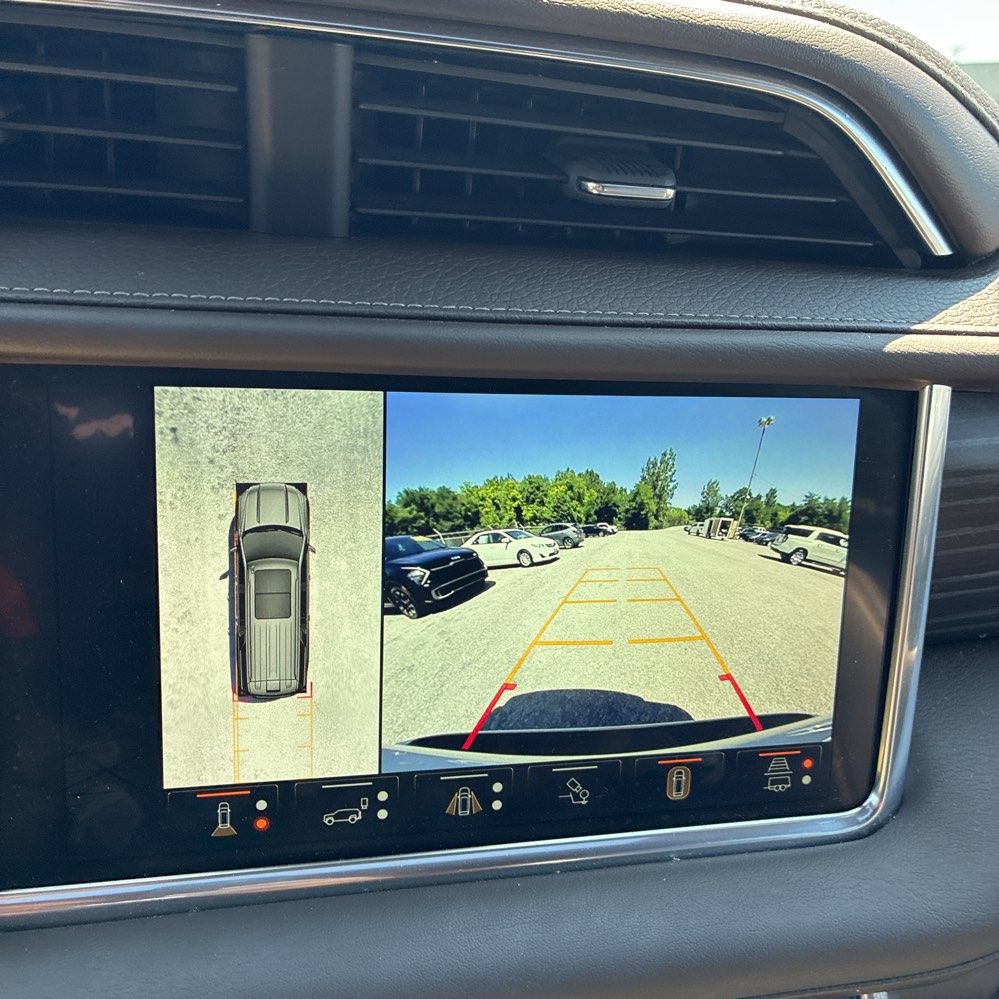 2023 GMC Yukon XL Denali - Photo 22