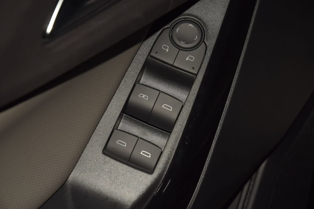 2027 Chevrolet Equinox LT - Photo 45